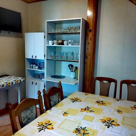 Vadkacsa Apartmanhaz Medencevel Zamardi Bagian luar foto