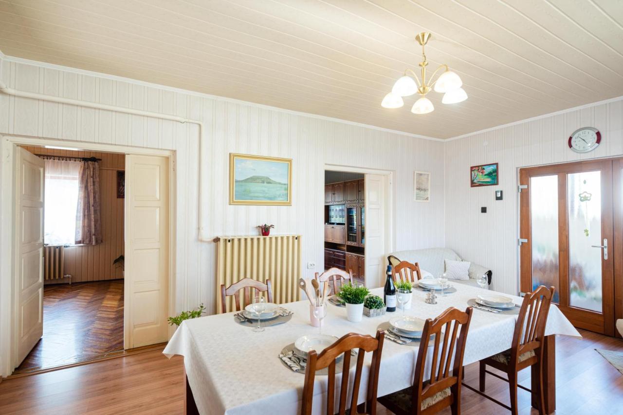 Vadkacsa Apartmanhaz Medencevel Zamardi Bagian luar foto