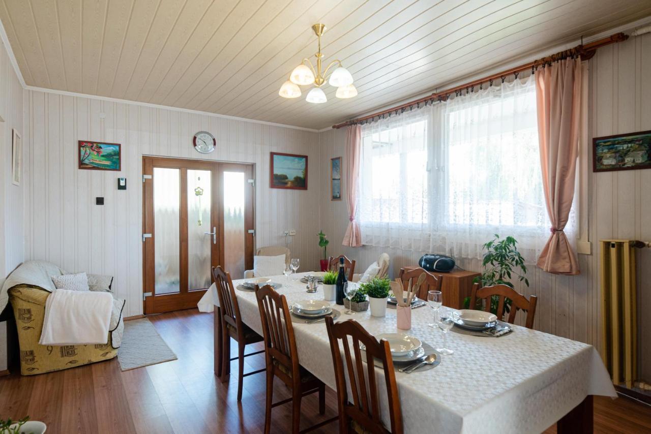 Vadkacsa Apartmanhaz Medencevel Zamardi Bagian luar foto