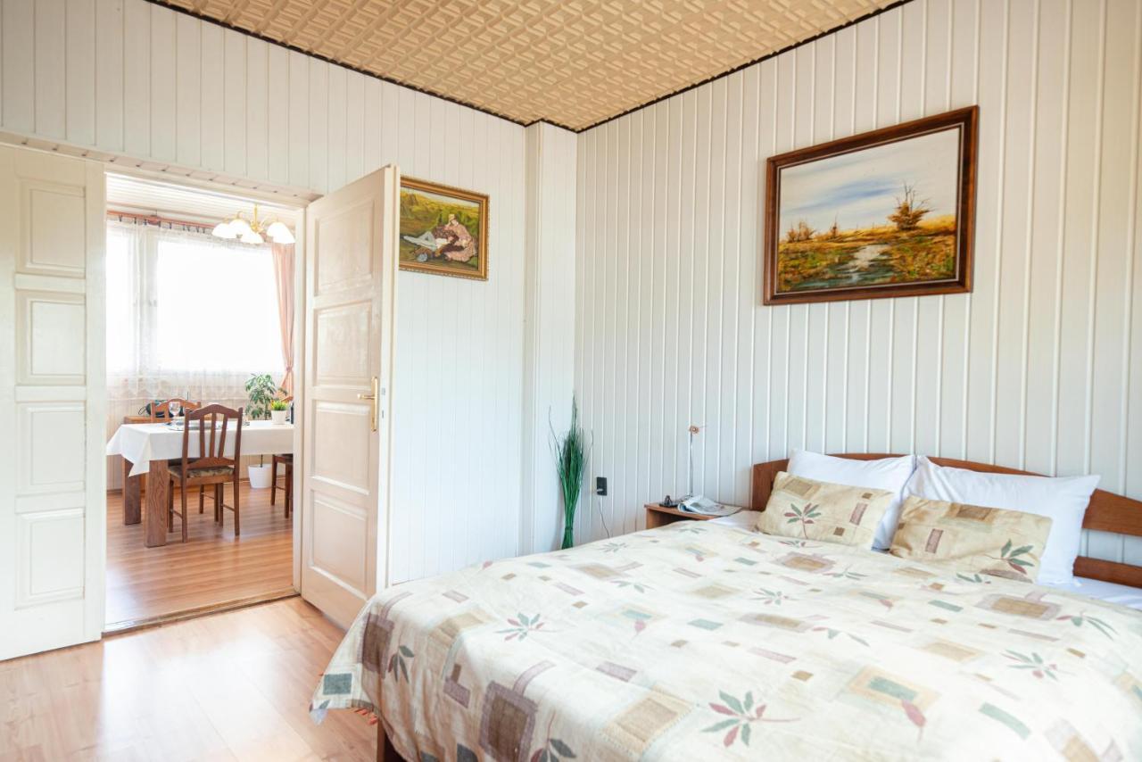 Vadkacsa Apartmanhaz Medencevel Zamardi Bagian luar foto