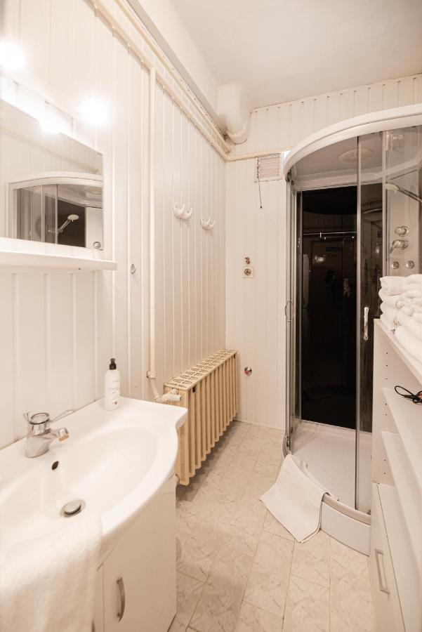 Vadkacsa Apartmanhaz Medencevel Zamardi Bagian luar foto