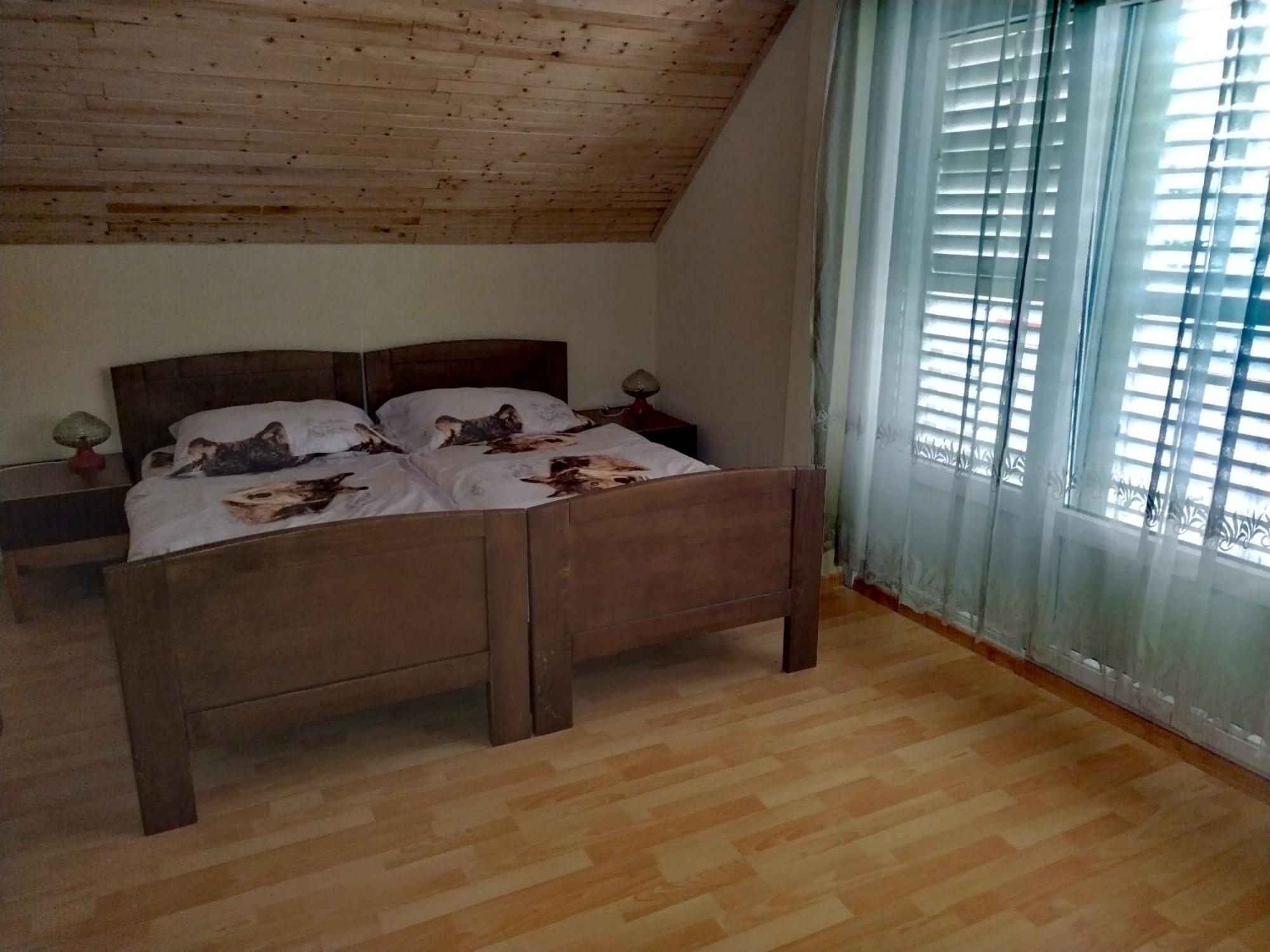 Vadkacsa Apartmanhaz Medencevel Zamardi Bagian luar foto